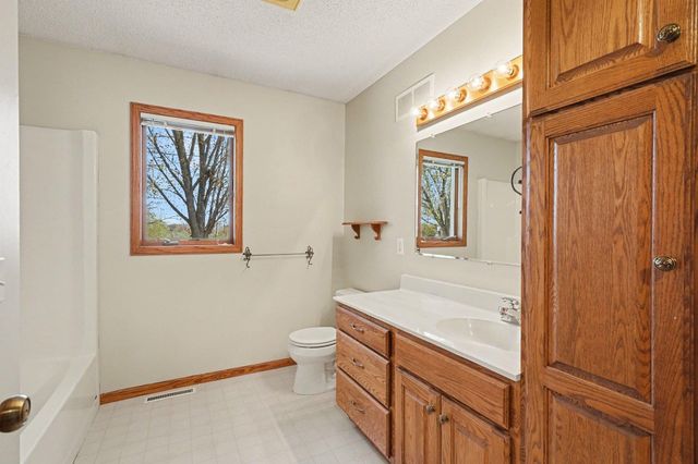 9910 Brookview Road, Woodbury, MN 55125