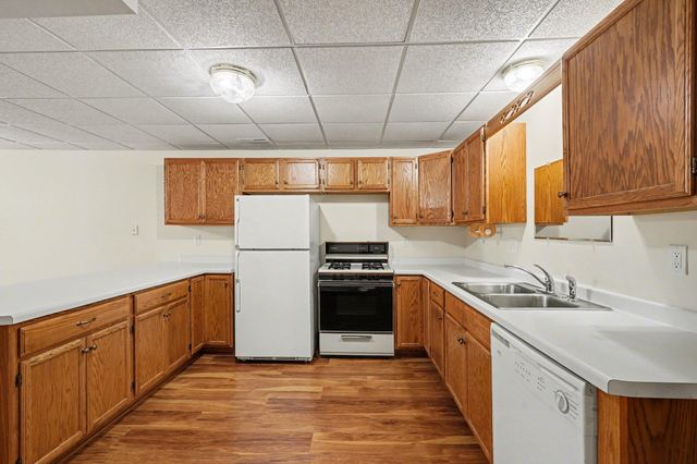 9910 Brookview Road, Woodbury, MN 55125