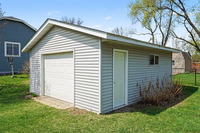 9910 Brookview Road, Woodbury, MN 55125