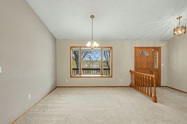 9910 Brookview Road, Woodbury, MN 55125