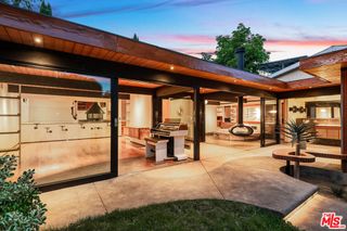 22277 Buena Ventura Street, Woodland Hills, CA 91364