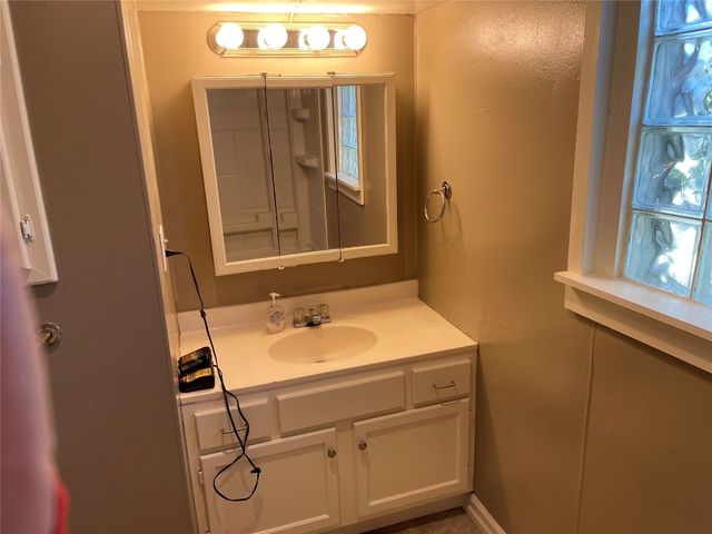 230 E Ayers Street, Edmond, OK 73034