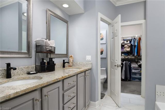 1074 Muirfield Avenue, Clemmons, NC 27012