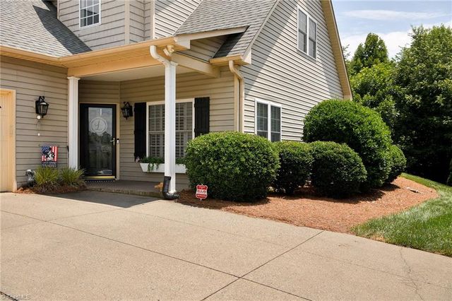 1074 Muirfield Avenue, Clemmons, NC 27012