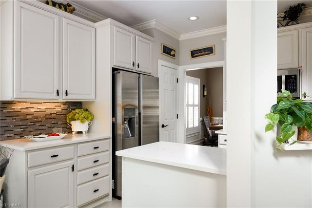 1074 Muirfield Avenue, Clemmons, NC 27012