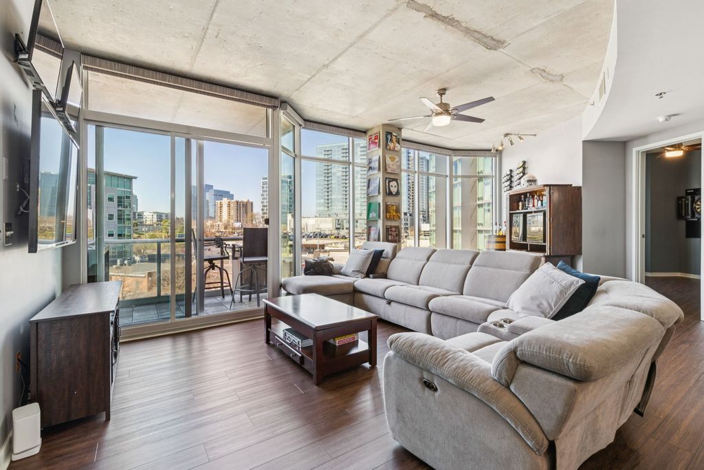 600 12th Ave S Apt 534, Nashville, TN 37203