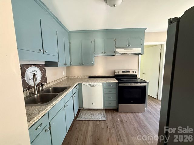 1120 Claremont Road, Charlotte, NC 28214