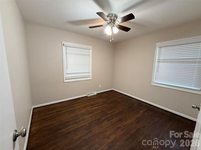 1120 Claremont Road, Charlotte, NC 28214