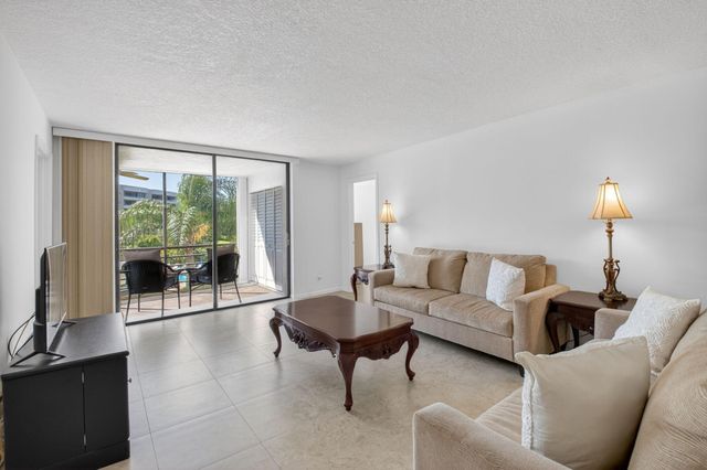 555 Banyan Tree Lane 307, Delray Beach, FL 33483