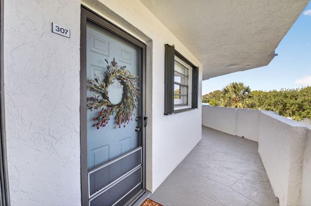 555 Banyan Tree Lane 307, Delray Beach, FL 33483