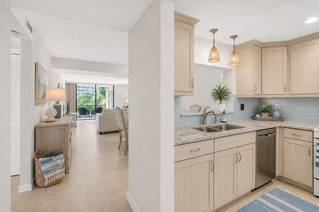 555 Banyan Tree Lane 307, Delray Beach, FL 33483