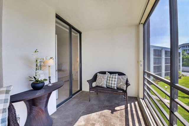 555 Banyan Tree Lane 307, Delray Beach, FL 33483