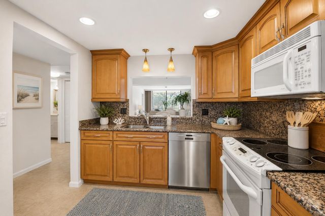 555 Banyan Tree Lane 307, Delray Beach, FL 33483