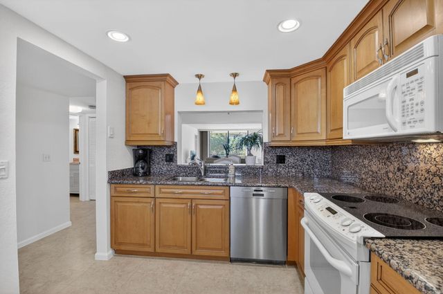 555 Banyan Tree Lane 307, Delray Beach, FL 33483