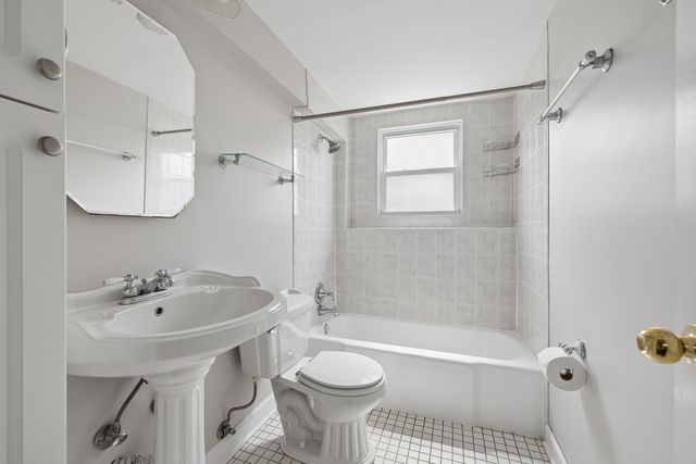 15257 Rob Roy Drive, Oak Forest, IL 60452