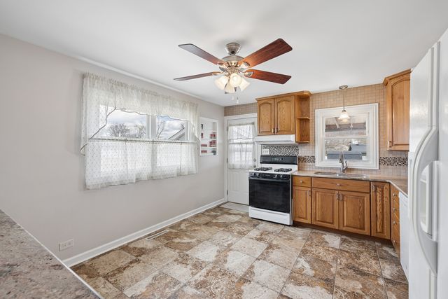 15257 Rob Roy Drive, Oak Forest, IL 60452