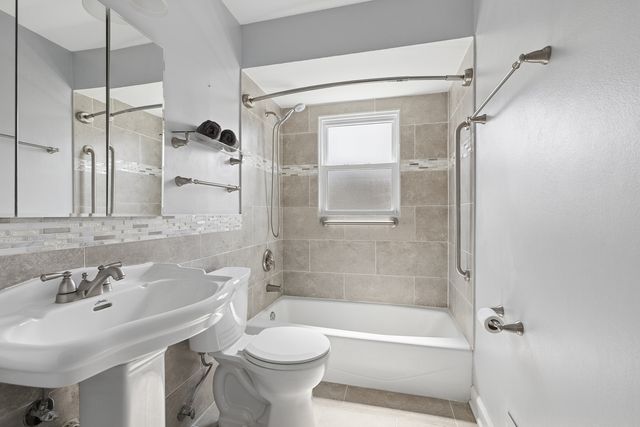 15257 Rob Roy Drive, Oak Forest, IL 60452