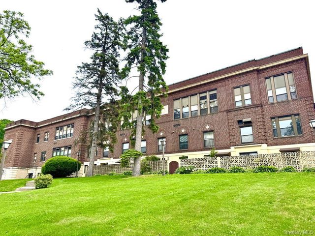 60 Kensico Road 6, Thornwood, NY 10594