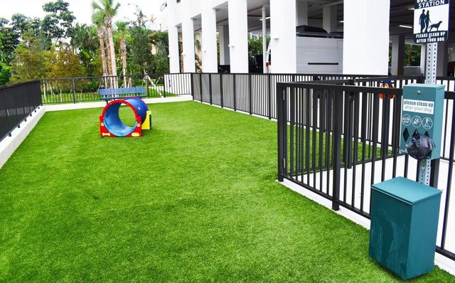 601 E Dania Beach Boulevard 202, Dania Beach, FL 33004