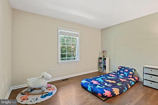 2918 GLENVALE DR, Fairfax, VA 22031