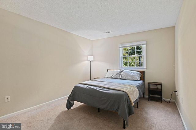 2918 GLENVALE DR, Fairfax, VA 22031