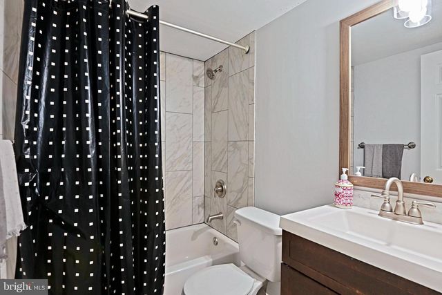 2918 GLENVALE DR, Fairfax, VA 22031