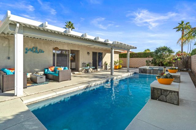 1481 E Padua Way, Palm Springs, CA 92262
