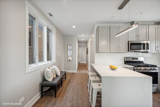 4824 S Champlain Avenue 2, Chicago, IL 60615