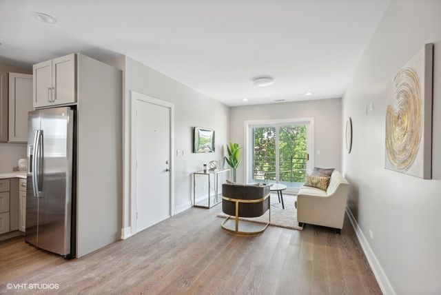 4824 S Champlain Avenue 2, Chicago, IL 60615