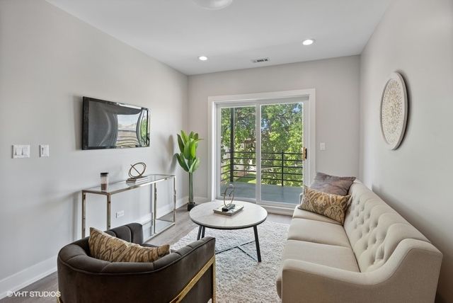 4824 S Champlain Avenue 2, Chicago, IL 60615