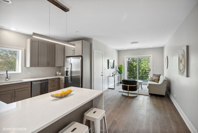 4824 S Champlain Avenue 2, Chicago, IL 60615