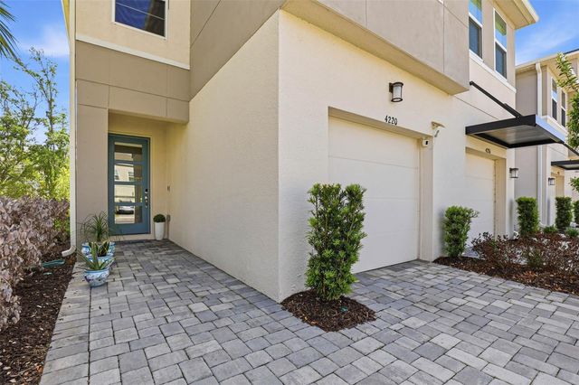 4220 CLOUD HOPPER WAY, Lutz, FL 33559