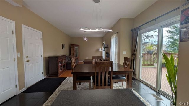 5549 Cairns Trail, Clay, NY 13041