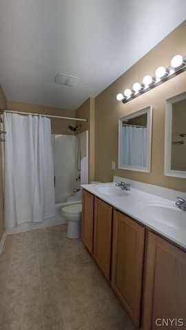 5549 Cairns Trail, Clay, NY 13041