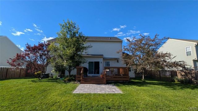 5549 Cairns Trail, Clay, NY 13041