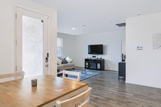 287 George St, Lathrop, CA 95330