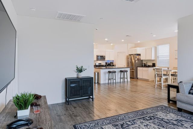 287 George St, Lathrop, CA 95330