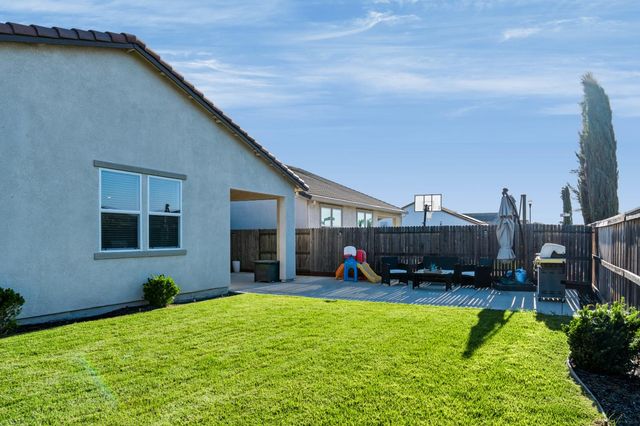 287 George St, Lathrop, CA 95330