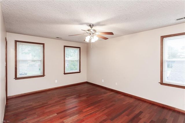 1612 Wasserman CT, Virginia Beach, VA 23454