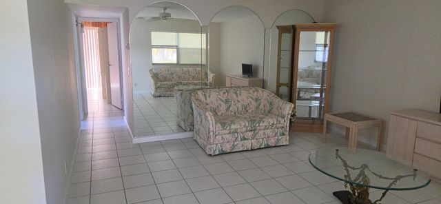 444 Saxony J, Delray Beach, FL 33446