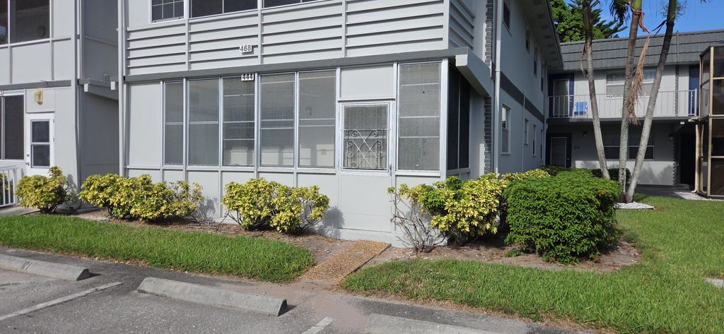 444 Saxony J, Delray Beach, FL 33446