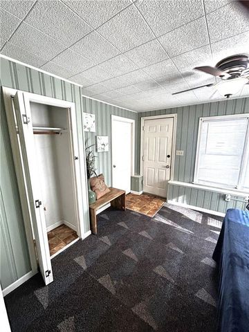 1901 S Hardy Avenue, Independence, MO 64052