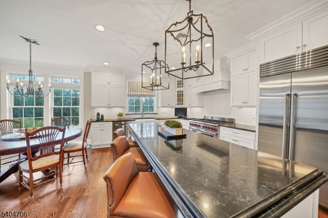 5 Meadow Ct, Madison Boro, NJ 07940