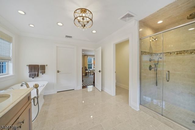 5 Meadow Ct, Madison Boro, NJ 07940