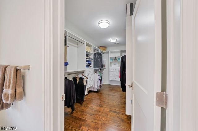 5 Meadow Ct, Madison Boro, NJ 07940