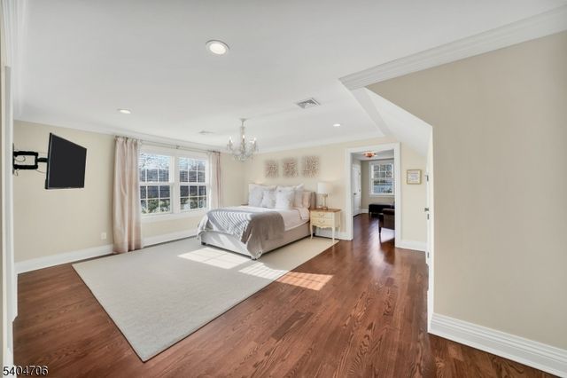 5 Meadow Ct, Madison Boro, NJ 07940