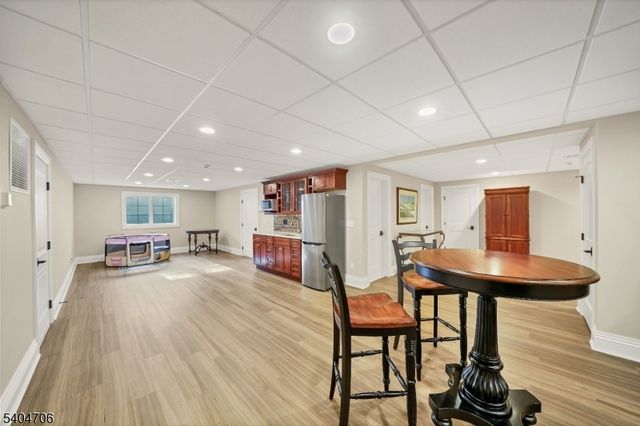 5 Meadow Ct, Madison Boro, NJ 07940