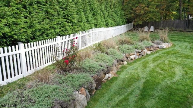 5 Meadow Ct, Madison Boro, NJ 07940