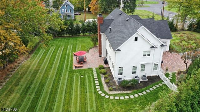 5 Meadow Ct, Madison Boro, NJ 07940