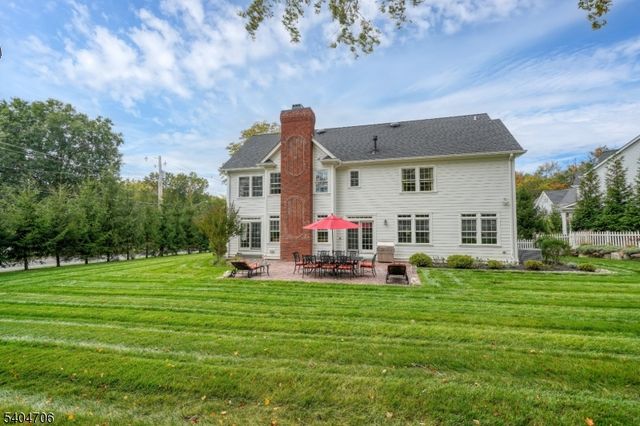 5 Meadow Ct, Madison Boro, NJ 07940